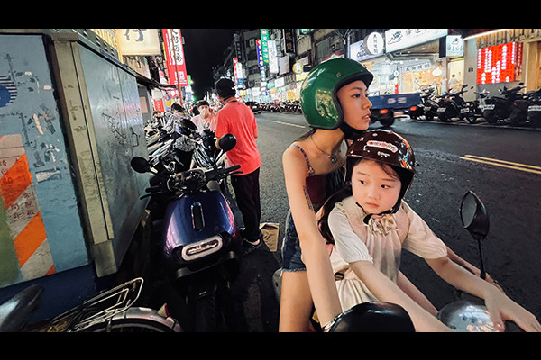左利きの少女